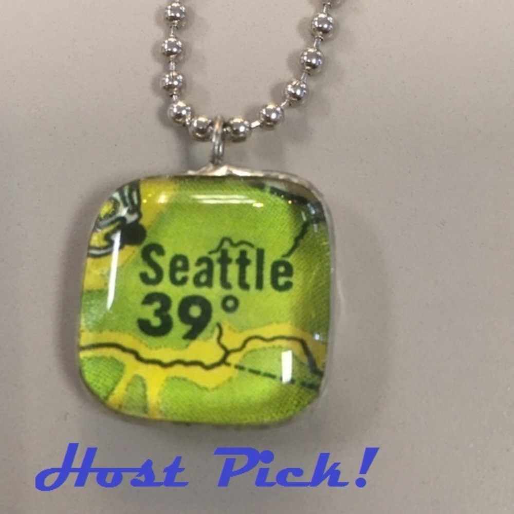 Seattle Resin Pendant & ball chain necklace
